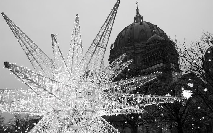 Berliner Dom mit Stern 2020-12-07