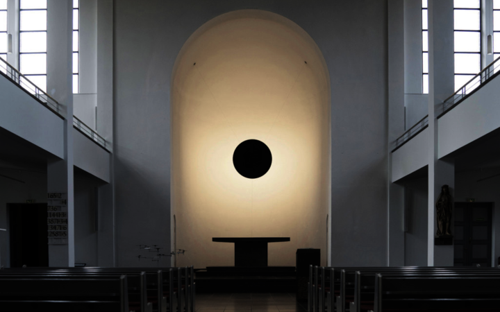 Antisonne, 150x150cm, wood, metal, lack, light, St.-Matthäus-Kirche Berlin, 2020