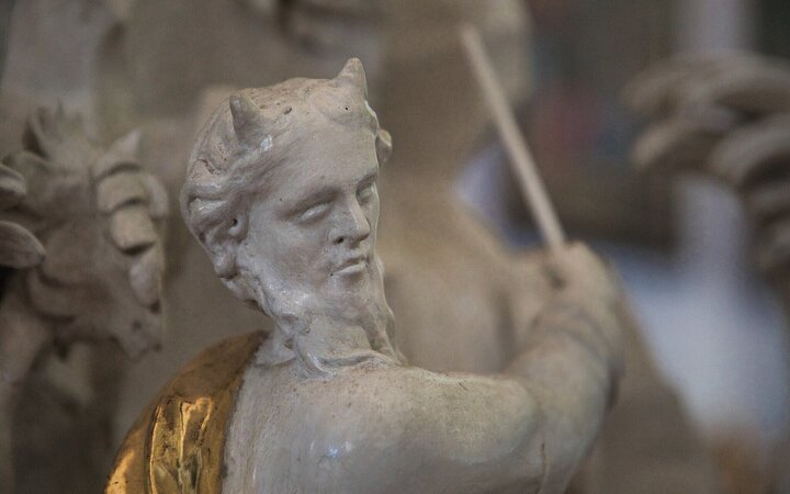 Gehörnte Mose-Skulptur