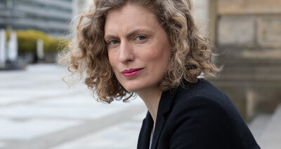 Porträtfoto von Akademiedirektorin Friederike Krippner