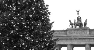 Brandenburger Tor mit Tanne 2020-12-18