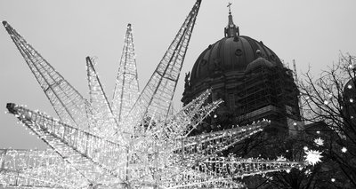 Berliner Dom mit Stern 2020-12-07