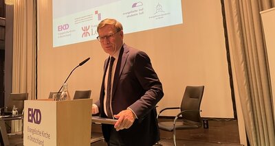 Bundesaußenminister Johann Wadephul am Rednerpult