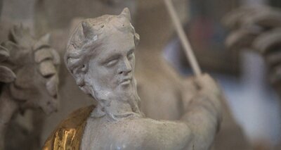 Gehörnte Mose-Skulptur